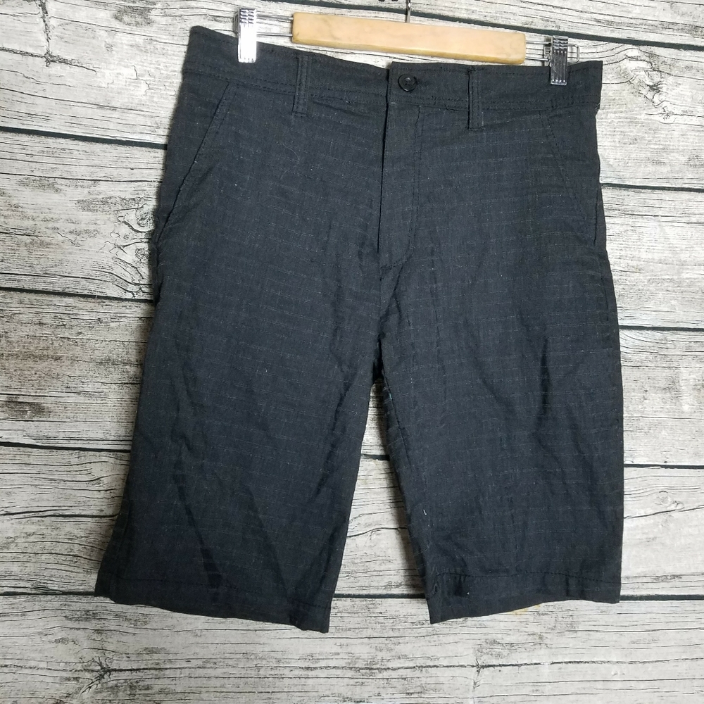 Youth Burnside Black Short Size 30.Waist approx: 16 inches Inseam approx: 11